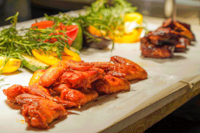 自助餐竟有网红海鲜大咖!榴莲烤生蚝人人有,鲜果炒冰太过瘾!