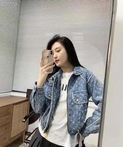 点此购买 lv女款老花牛仔夹克外套 诱160908