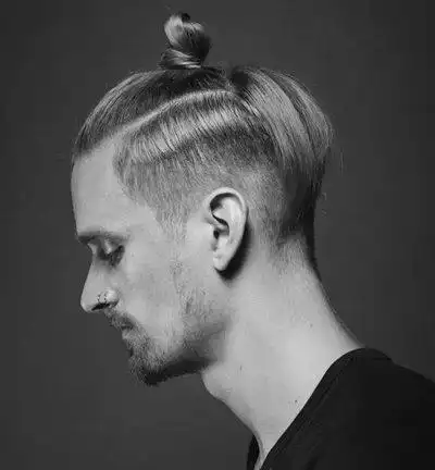 头顶留一撮的发型短发头顶扎一小撮图片