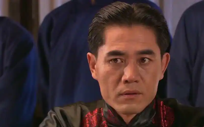 陈宝国有两下子啊,喝酒划拳不输专业人士,开!