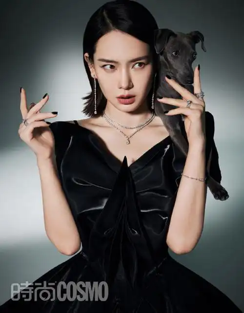 戚薇时尚cosmo520 love issue封面##戚薇悬浮梦境封面大片