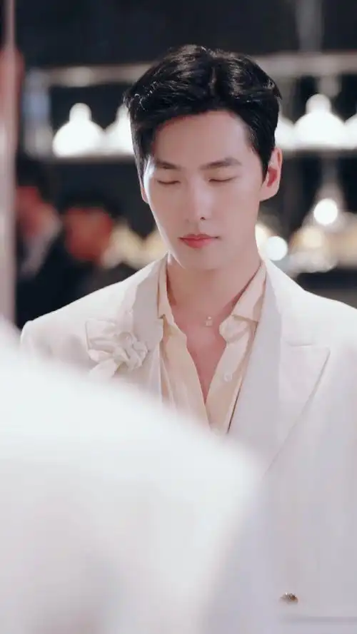 杨洋##杨洋法国娇兰全球代言人