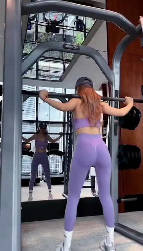 被喊话与贾乃亮复合李小璐晒健身美照疑表态窈窕身材甜如少女