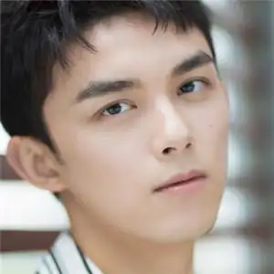 帅哥明星吴磊正面头像清新帅气小鲜肉来了