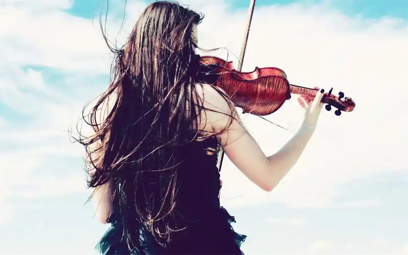 伤感女生的唯美孤单背影精选桌面壁纸图片大全