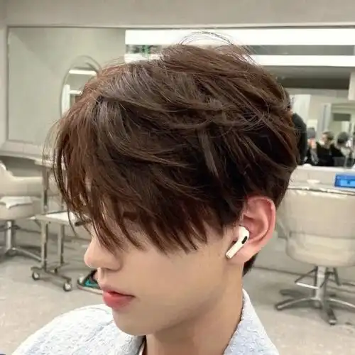 头顶长度:8一15厘米,两侧保留长度做服帖烫,头顶气垫烫做蓬松√适合