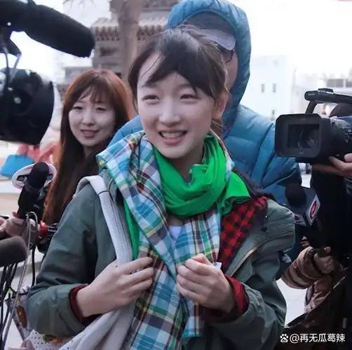 刘昊然和周冬雨的恋情曝光后,网友对刘昊然的评价开始出现下降趋势.