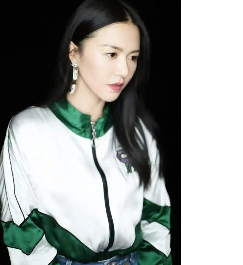 知名校友:李宇春,谭维维,魏晨,何洁,李云迪,刘晓庆.