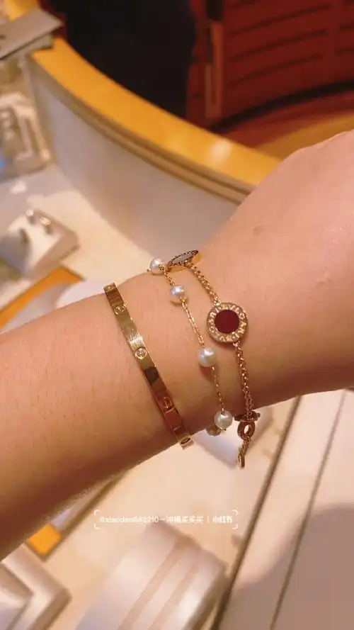 宝格丽彩色钱币手链