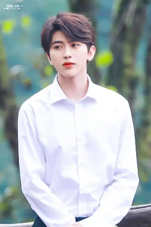 蔡徐坤歌声温柔##蔡徐坤加盟央视七夕晚会