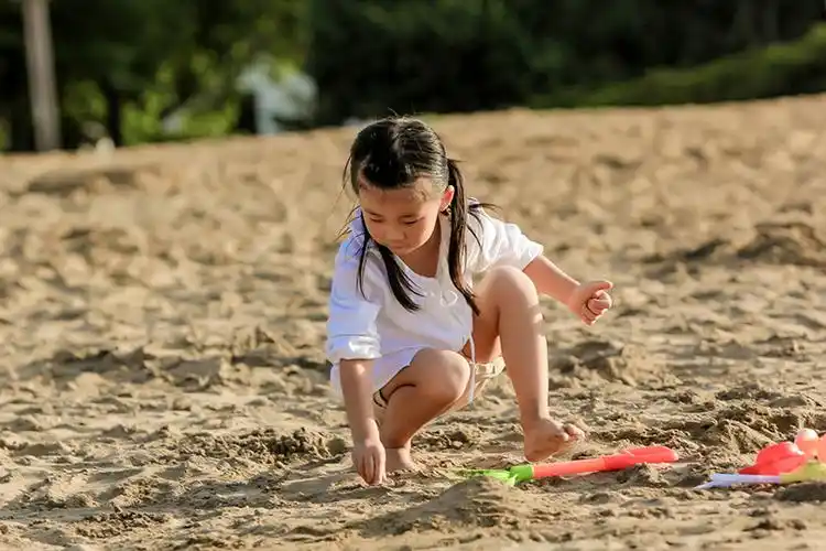 光着的-《脚丫》