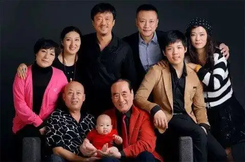 小龙女是爷爷起的小名,因为爷爷1929生属小龙,庞好属小龙1965年,孙女