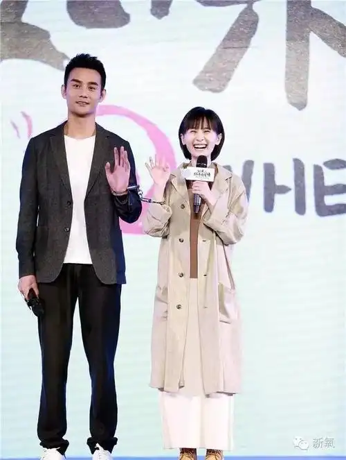 王凯的妹妹叫王译翎,据说是和王凯没有血缘关系的妹妹,也