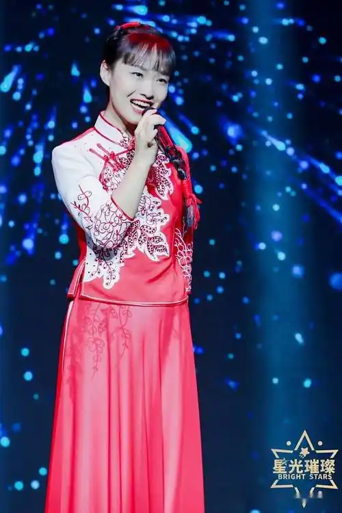 榆林市"十大陕北民歌手",陕西省音乐家协会会员,中国陕北民歌研究会