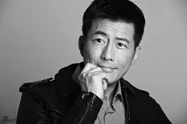 回顾王洛勇与丁宁一见钟情婚后独闯美国16年感恩妻子照顾家庭