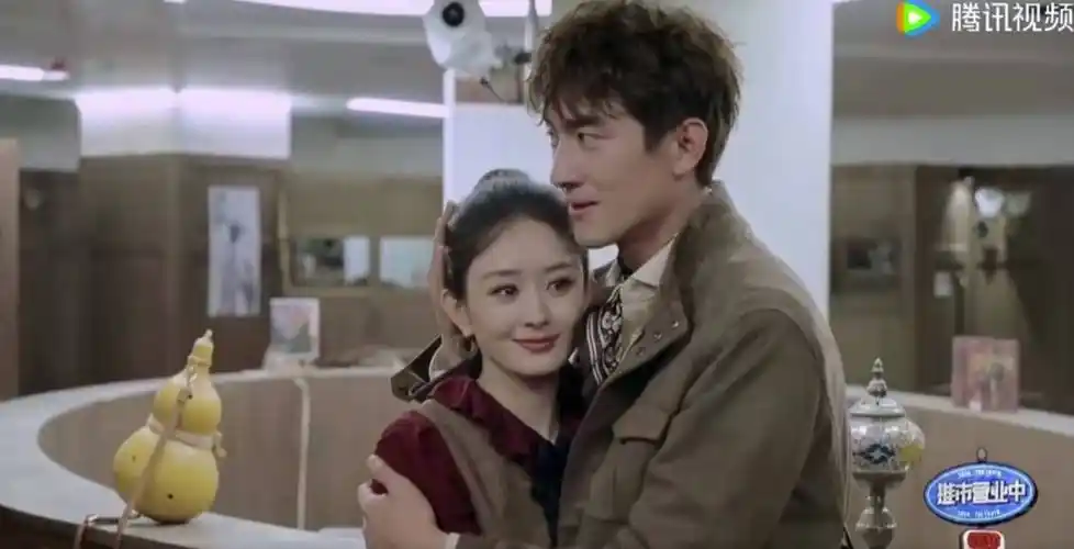 林更新高调晒合照,精准回复cp粉引热议,赵丽颖火速发文撇清关系