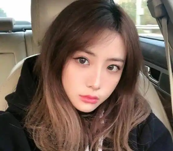 喻言早期照片大起底,甜妹竟是你自己_女孩子_舞台_比喻