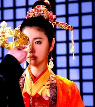 《倾世皇妃》林心如"蒂皇妃"华丽造型-世界服装鞋帽网-行业门户.