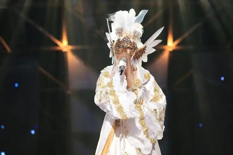 新浪娱乐讯 本周,《蒙面歌王》即将迎来初赛收官战.