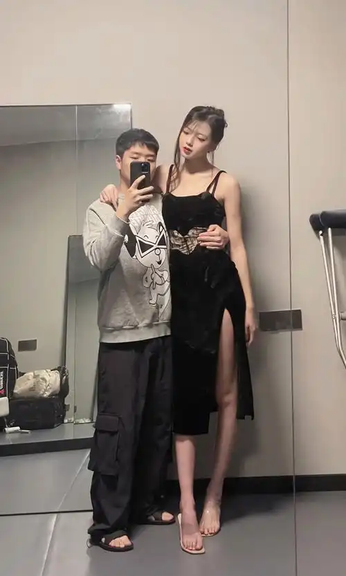 又相信爱情了身高164男子拥有174漂亮女友反向差10cm两人超甜