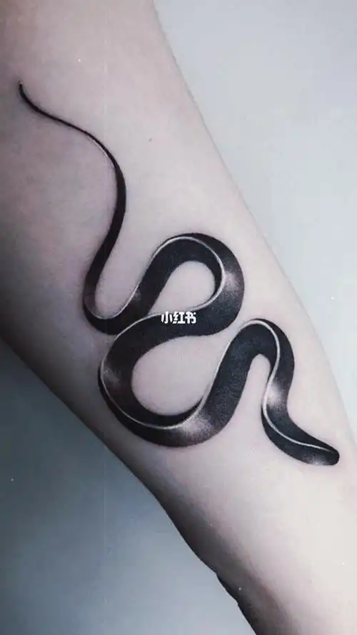 花蛇纹身小清新