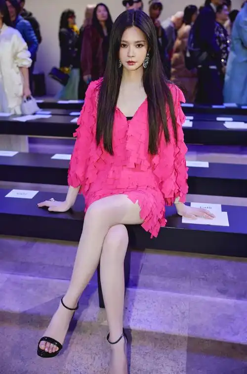 费加罗沈梦辰巴黎时装周##2024巴黎时装周