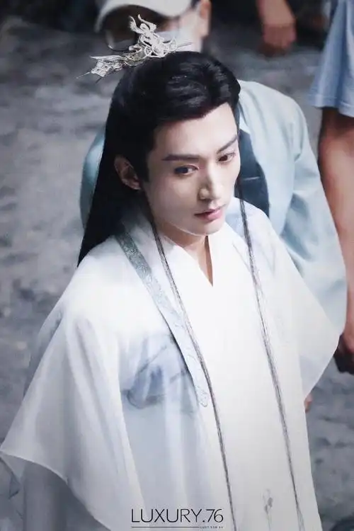 刘学义念无双白衣路透