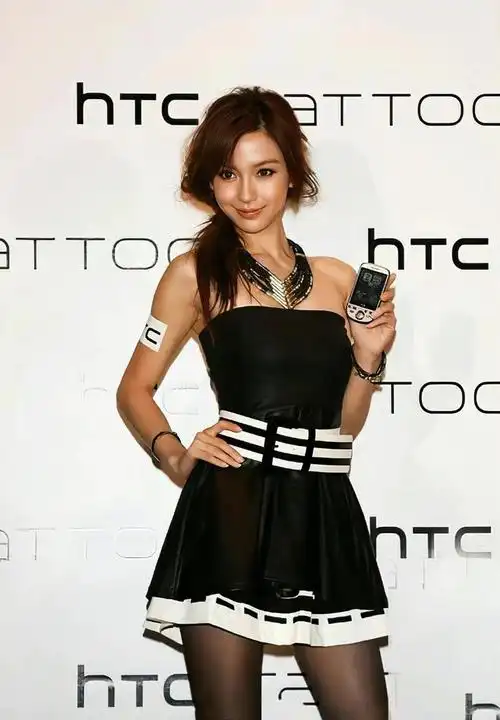 杨颖baby早年照,穿抹胸短裙秀凹凸身材,"混血脸"美过洋娃娃|撞色|模特