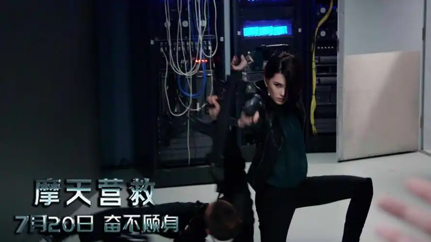 昆凌挑战冷酷女杀手身手利落