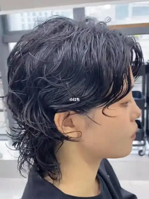 女生短发狼尾鲻鱼头烫发发型天津短发烫发