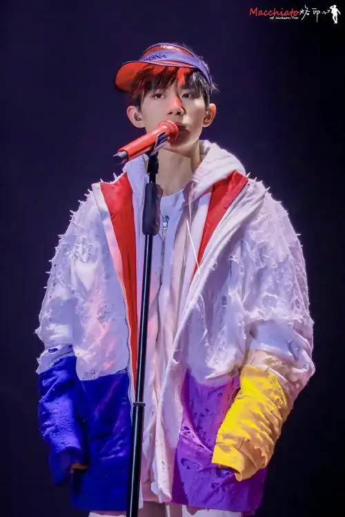 易烊千玺十八岁成年亦乘风##易烊千玺燚s成人礼