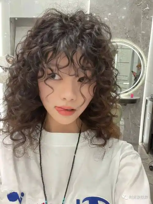 2024流行"羊毛卷",不卷你就out了_发型_中国_人类