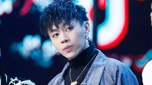 杨文昊忘关直播闹笑话,从今以后请叫他杨三岁!