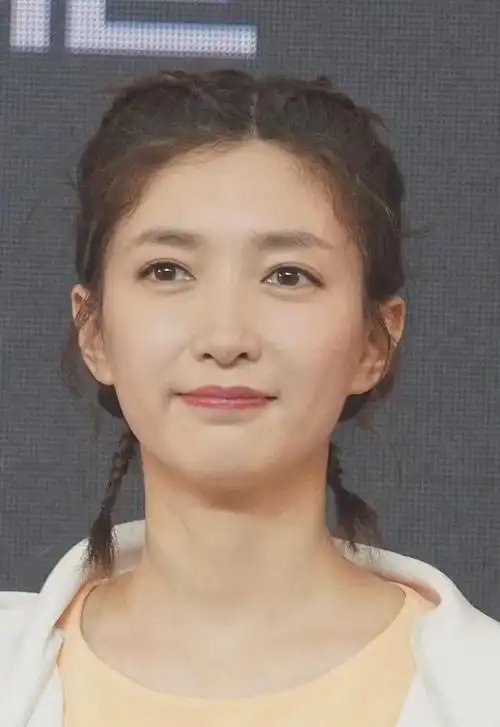 年轻时的江疏影和现在的江疏影