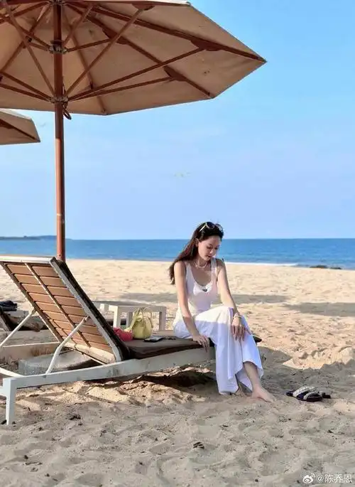 陈乔恩与老公甜蜜同框,夫妻坐热气球游玩,44岁乔恩被宠成公主|新恋情