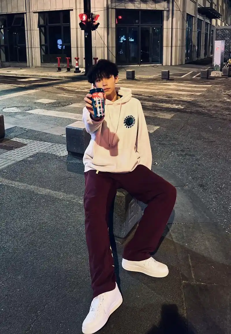 出售180 双鱼男7515 爱跳舞.#ootd穿搭 #泰裤辣 # - 抖音