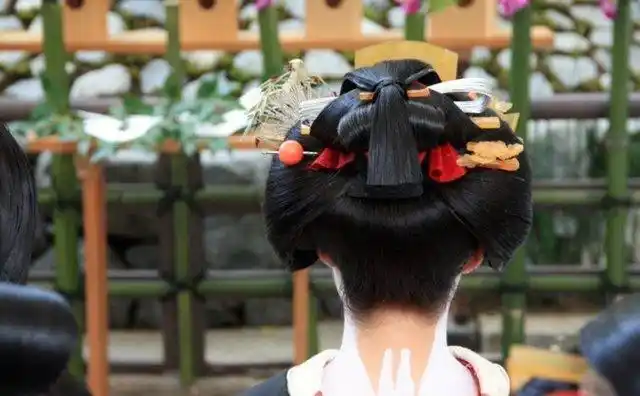 图片:日本女人的传统发型