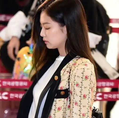 jennie_包包_blackpink_性感_娱乐_明星娱乐资讯