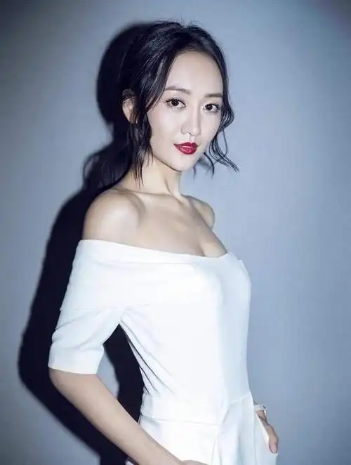 王鸥身材有多撩人?看了16年前的一组照片,怪不得男人都爱和她玩