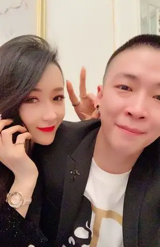 刘一手,吓的他赶紧关掉连麦,网友:真调皮|伊伊|回娘家|快手_新浪网