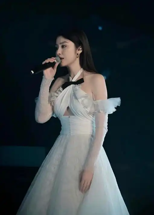 陈慧琳成都演唱会:用热情与真诚打动每一个观众