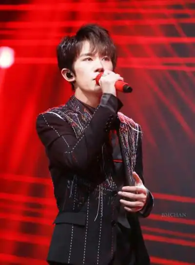 易烊千玺四周年生日演唱会