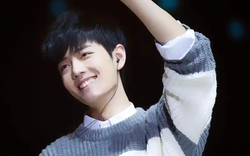 舞台上的肖战最迷人