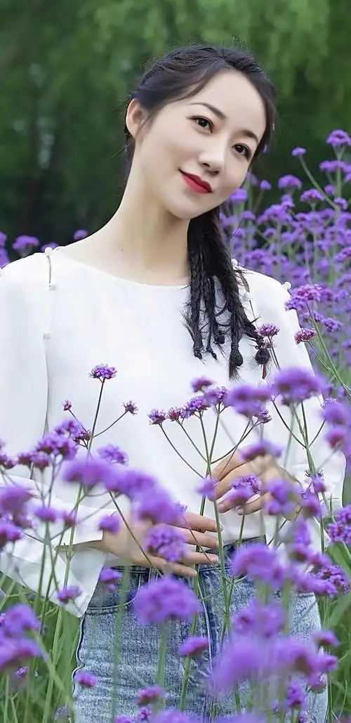 光芒四溢:韩雪的时尚风格