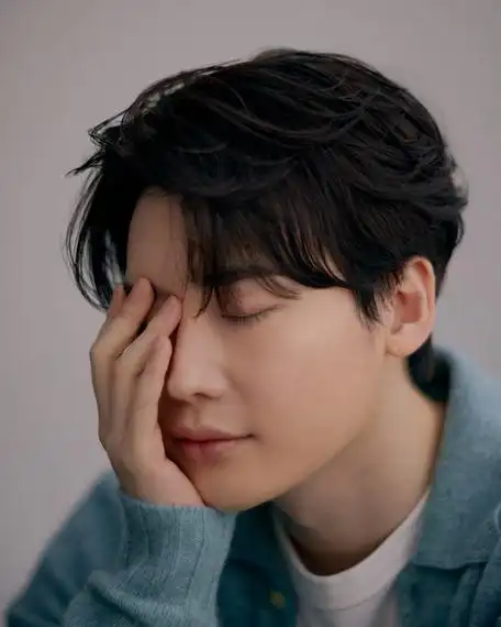 李钟硕esquire三月刊封面##李钟硕复古西装造型