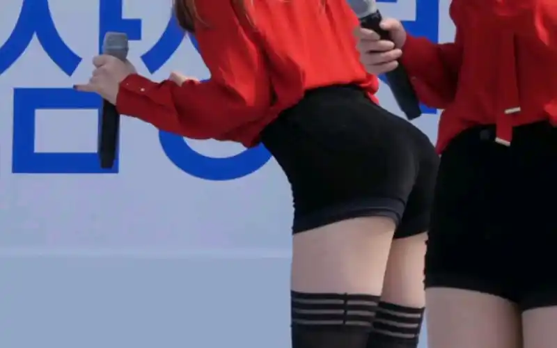 exid·【whoz that girl】许率智,率智的性感黑丝长腿,竖屏怼腿直拍.