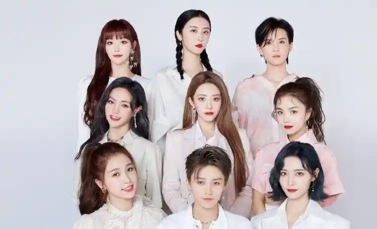 the9成团后接受采访,关掉十级美颜后,颜值高低很明显_虞书欣_刘雨昕