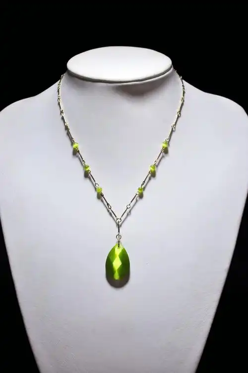 水滴形黄宝石金项链