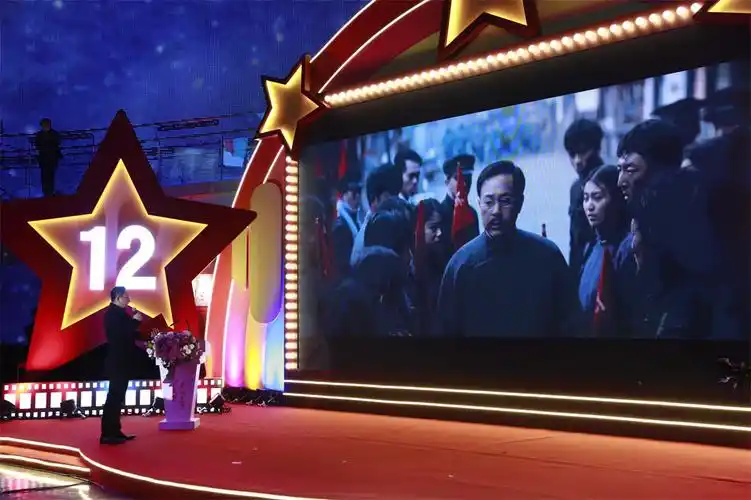 大赛评委张云龙现场配音表演电影片段《革命者》(中国电影博物馆供图)