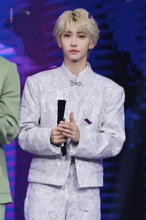 抓不到彩带会嘟嘴的宝宝05    是谁在2024想念小甜c91@刘宇yu